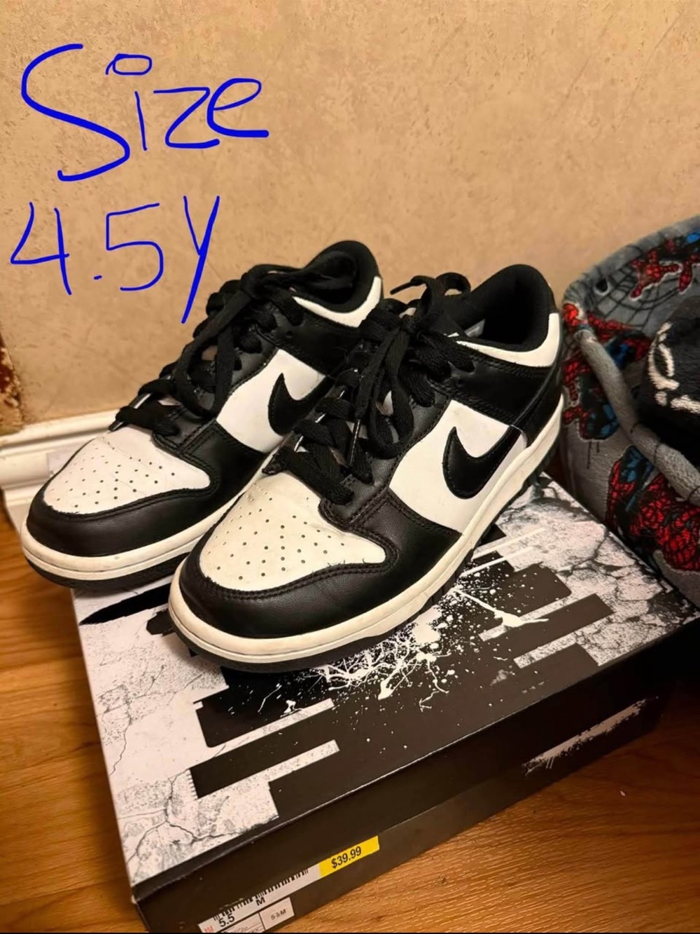 Nike Youth Black/White Low-Top Sneakers